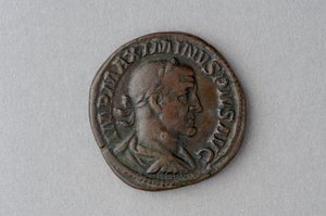 Maximus Thraxin sestertius (pronssi)
